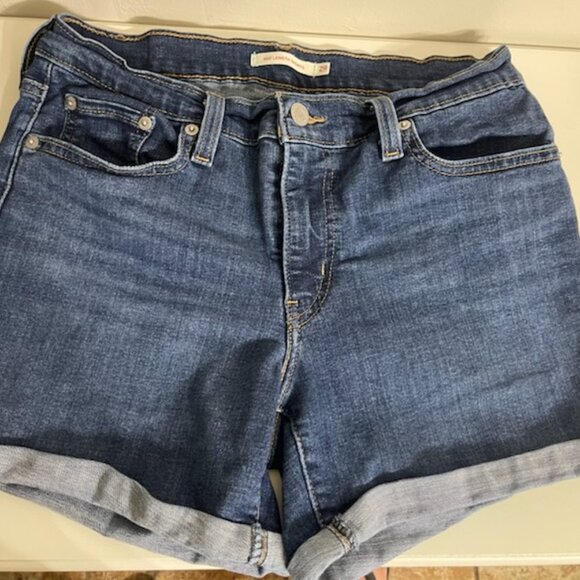 Levi's Pants - Levi's Women's Mid Rise Mid-Length Stretch Shorts SIZE 29‎ DARK WASH